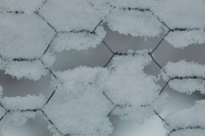 白雪覆盖的鸡舍