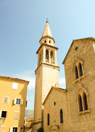 黑山,Budva。老城区的景色。