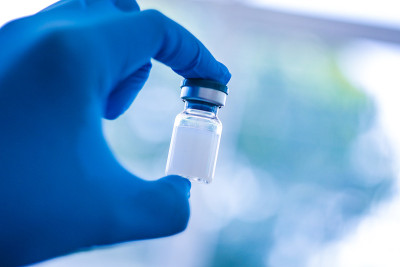 试验疫苗冠状病毒研制小瓶剂量流感注射药物针头注射器，医学概念接种疫苗皮下注射治疗疾病护理医院预防免疫