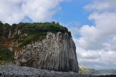 如沙洲状节理、奇岩、峭壁、海岸、