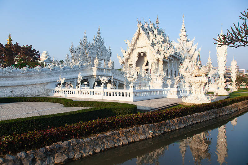 泰国清莱著名的白寺
