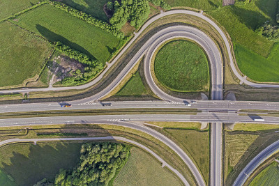 公路运输-高速公路视图。