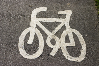道路上的自行车标志