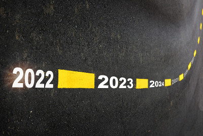 从2022年到2027年的六年写在柏油路上
