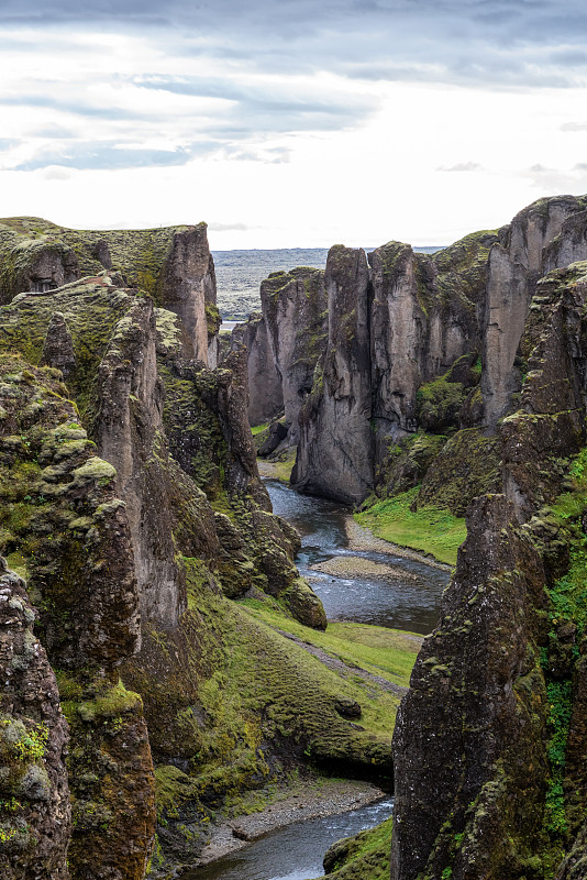 Fjaðrárgljúfur峡谷冰岛东南部