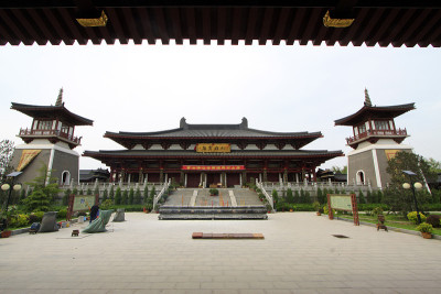 2014年5月10日，河北省唐山市兴国寺佛教建筑景观