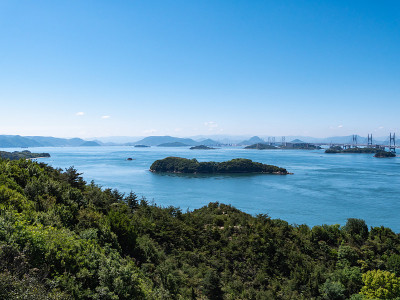 日本冈山县仓市和州山观景台上的濑户大桥。濑户大桥是连接冈山县仓市和香川县堺市的桥梁。