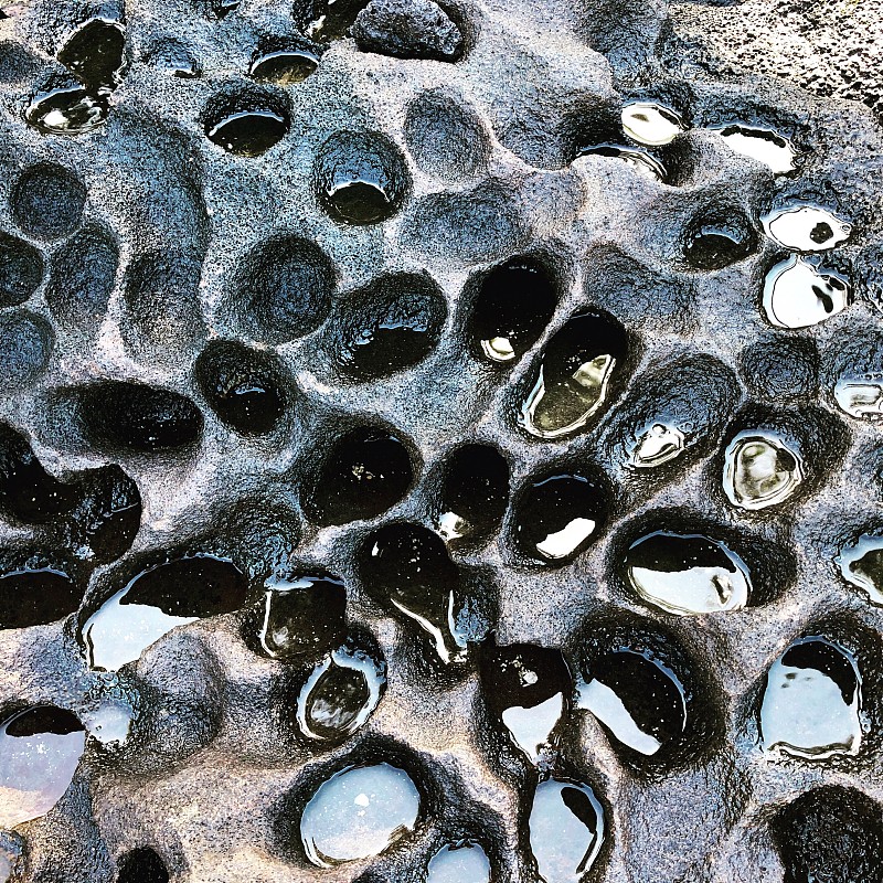 由海洋设计的岩石图案