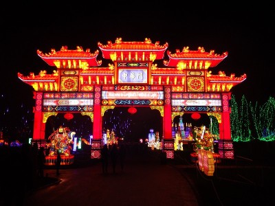 令人惊叹的红色中国灯笼，光的节日