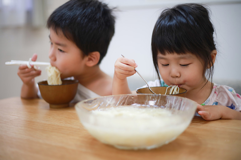 孩子吃
