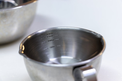 金属量杯