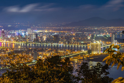 岘港的鸟瞰图，这是一个非常著名的旅游目的地。