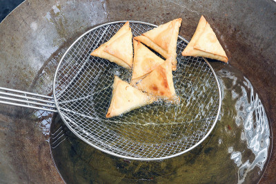 煎煮萨莫萨三角饺