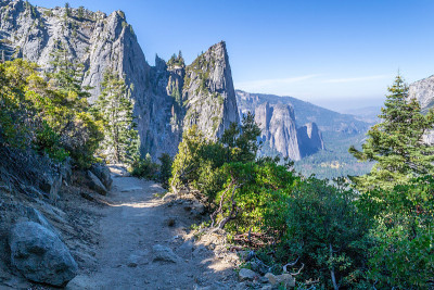 约塞米蒂山谷的哨兵岩