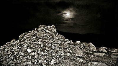 湖区-脱离空间和时间- Hardknott Pass Moon