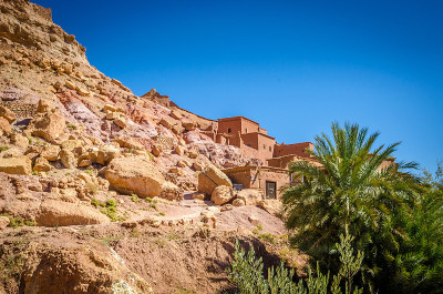 Kasbah Ait Ben Haddou在摩洛哥阿特拉斯山脉附近的沙漠中