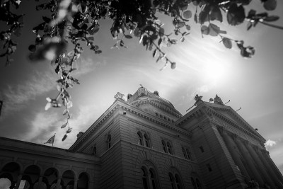 瑞士联邦建筑伯尔尼国会大厦令人惊叹的黑白红外线