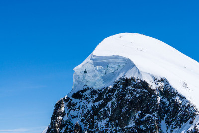 阿尔卑斯山是瑞士马特洪峰滑雪的好地方
