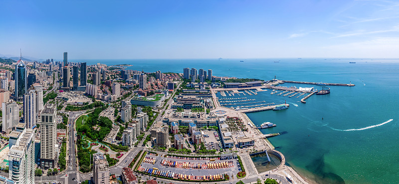 航拍青岛海岸线建筑景观天际线