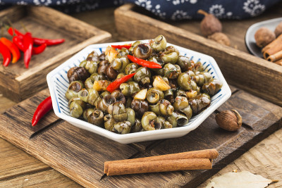 中国菜:用十三种香料炒蜗牛