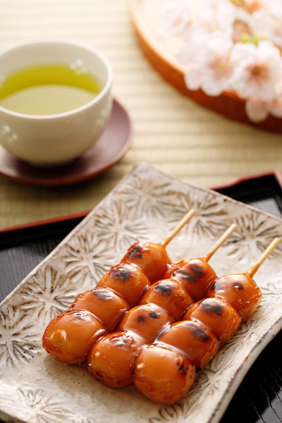 串饺子
