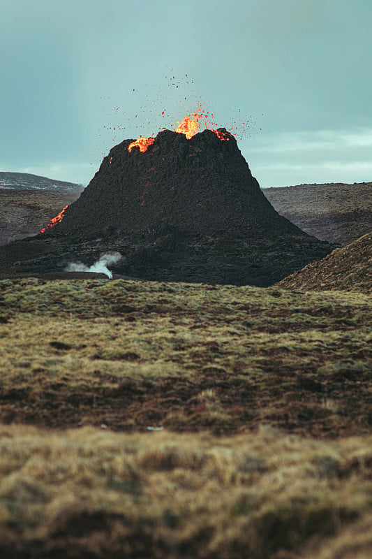 冰岛火山爆发。