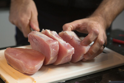 把肉切成片