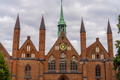 位于德国北部的汉萨城LÃ¼beck (Hansestadt LÃ¼beck)的老城中心。汉萨同盟的发