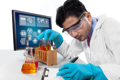 观察实验的科学家