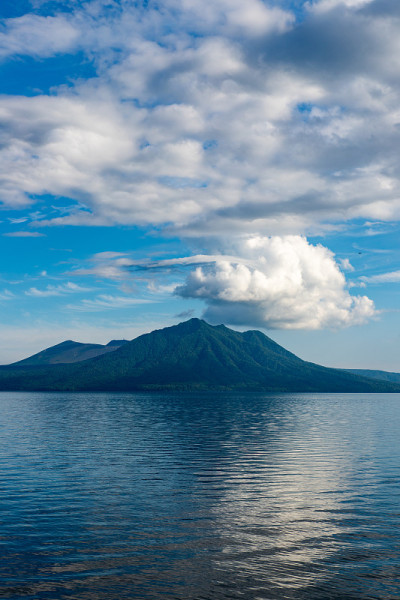 北海道的色津湖夏季景观