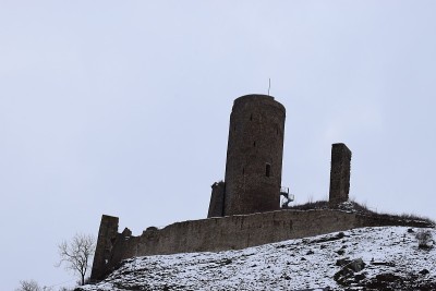 城堡废墟蒙里尔雪