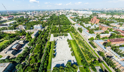 空中城市景观与道路，房屋和建筑物