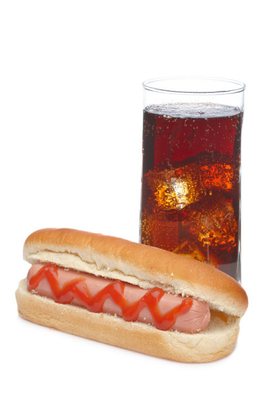 热狗和汽水杯