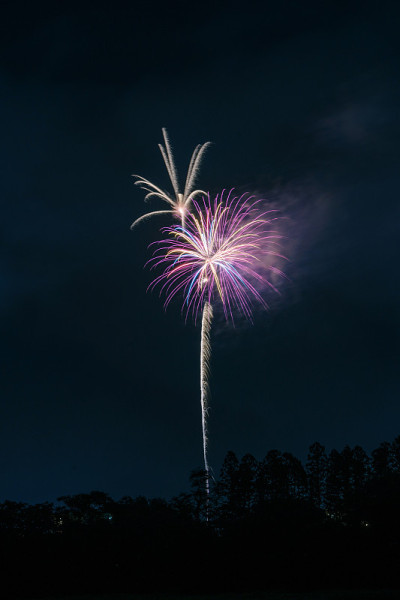 夜空的火箭