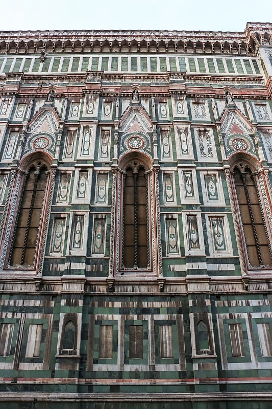 美丽的佛罗伦萨大教堂(Cattedrale di Santa Maria del Fiore)。