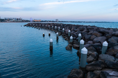 圣基尔达岩石海岸线
