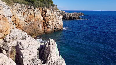 法国南部昂蒂布角的风景
