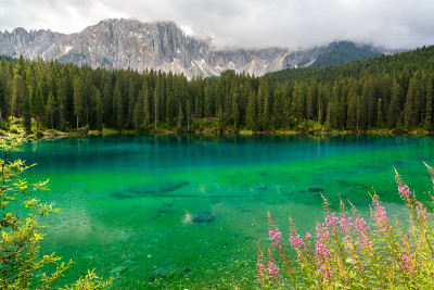 Carezza湖，Dolomites，意大利