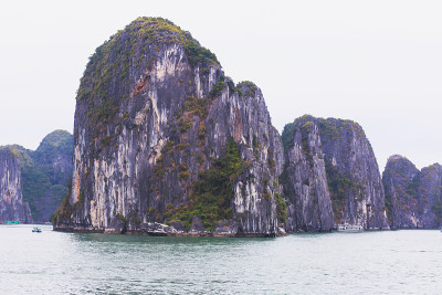 美丽的下龙湾，越南，联合国教科文组织世界遗产，风景优美的岛屿，东南亚