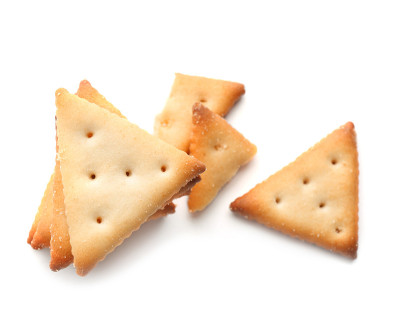美味酥脆的饼干孤立在白色，俯视图