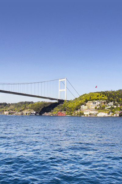 Fatih Sultan Mehmet bridge的景色