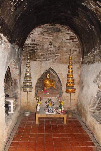 地下佛寺内部
