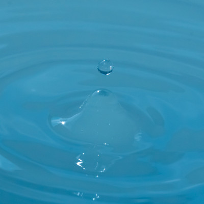 徘徊在滴水