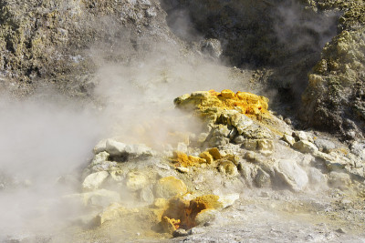 索法塔拉火山的喷气孔