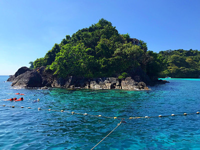 一个美丽的浮潜岛