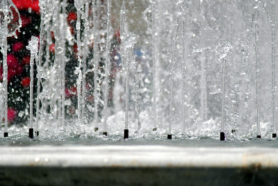 水