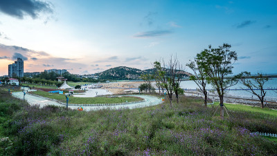 风景如画的连云港海岸浴场