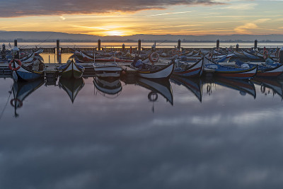 阿威罗泻湖上的Torreira Marina