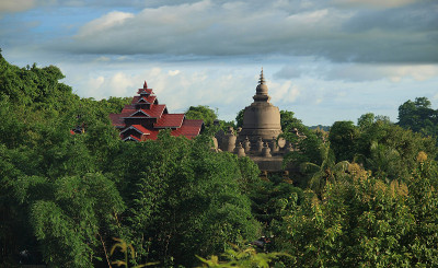 缅甸若开邦实兑区Mrauk U的寺庙。