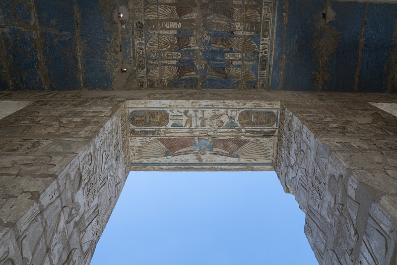 位于北非埃及卢克索国王谷的拉美西斯三世“Medinet Habu”的停尸寺